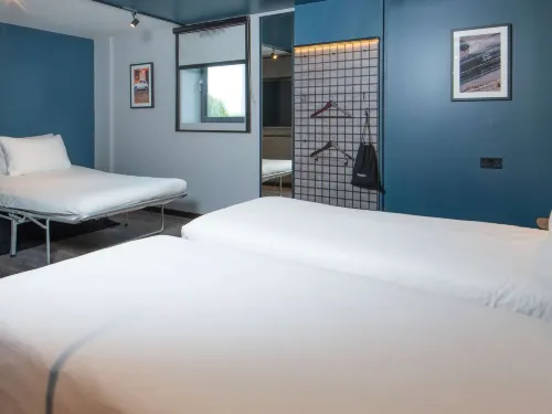 Ibis Styles London Gatwick Airport Photos