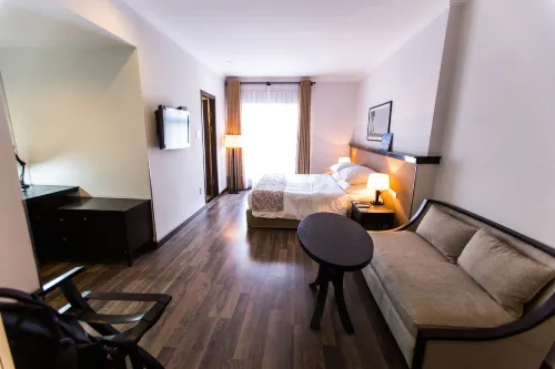 The Alcove Library Hotel Rooms Photos