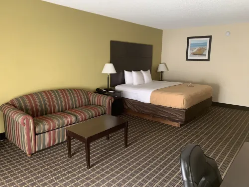 Quality Inn & Suites Pensacola Bayview Featured Photos