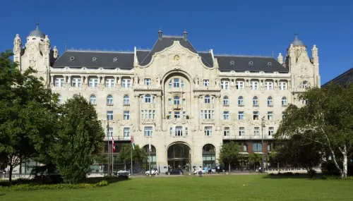 Mercure Budapest Castle Hill Photos