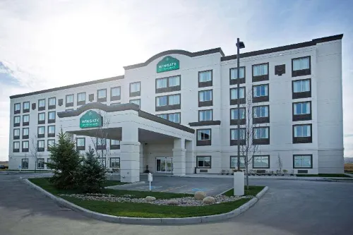 Wingate by Wyndham Calgary Airport Außen Photos