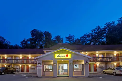 Super 8 by Wyndham Niagara Falls North Exterior Photos