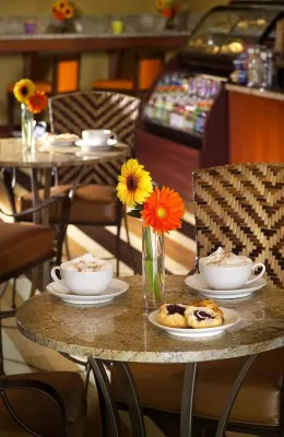 Hilton Chicago Oak Brook Hills Resort & Conference Center Dining Photos