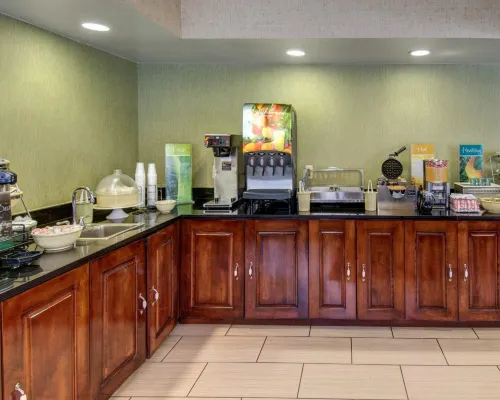 Clarion Hotel & Suites BWI Airport North Restauration Photos