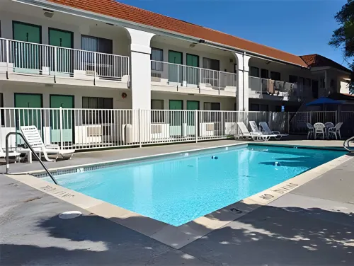 Motel 6 Pinole, CA Thư giãn & Giải trí Photos