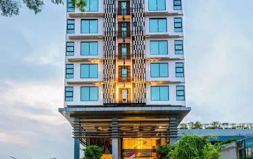 EASTERN HOTEL BOJONEGORO Eksterior Photos