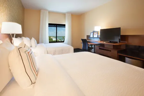 Fairfield Inn & Suites Clearwater Beach Rooms Photos