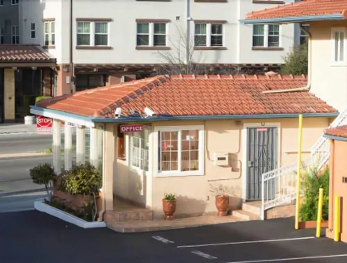 Howard Johnson by Wyndham Berkeley Exterior Photos