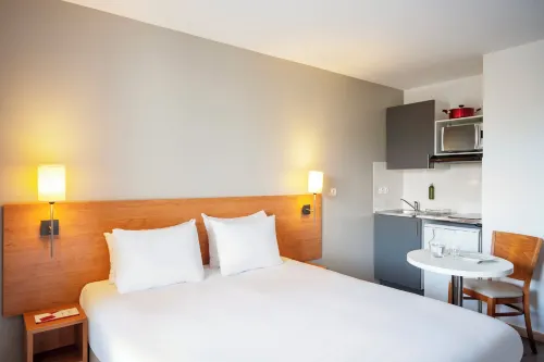 Appart Hôtel - Séjours et Affaires / Résidence étudiante - Les estudines Créteil Le Magistère Chambres Photos
