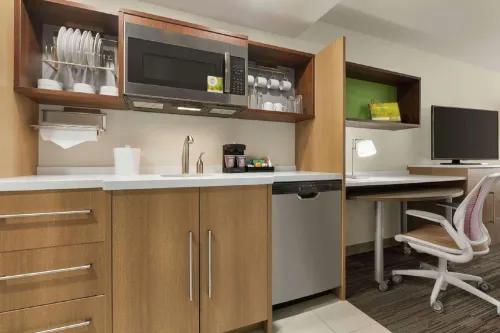 Holiday Inn Express & Suites Portland Airport Photos