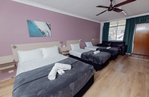 Cumberland Motor Inn Rooms Photos