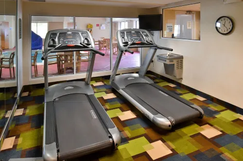 Holiday Inn Express & Suites St. Joseph Lakefront Benessere e tempo libero Photos