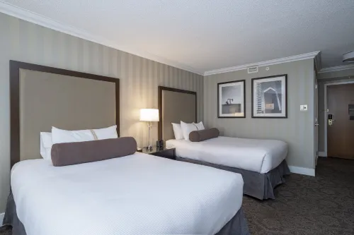 Sandman Signature Edmonton Downtown Hotel Rooms Photos