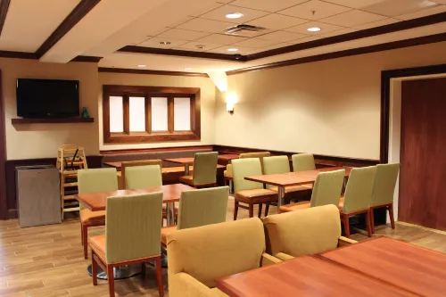 Hampton Inn Long Island-Brookhaven Restauration Photos