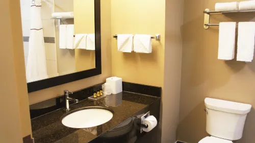 Best Western Plus Fort Saskatchewan Inn  Suites Chambres Photos