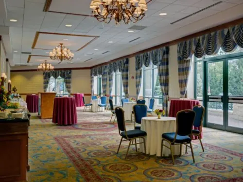 Crowne Plaza Philadelphia - King of Prussia Dining Photos