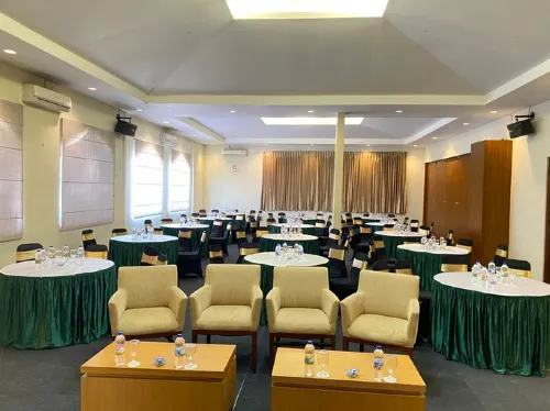Hotel Safira Magelang Fasilitas Bisnis Photos