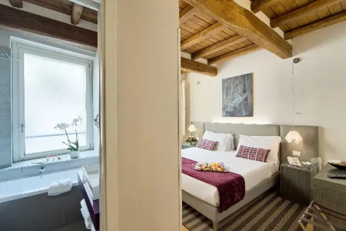 Trevi Palace Luxury Inn Zimmer Photos