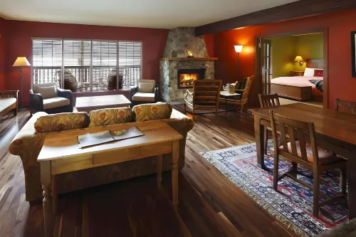 Emerald Lake Lodge Photos