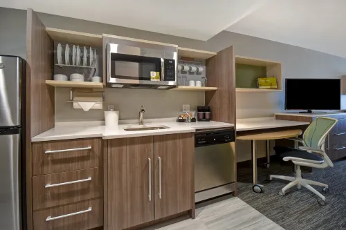 Home2 Suites by Hilton Taylor Detroit Rooms Photos