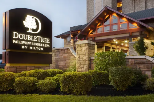 DoubleTree Fallsview Resort & Spa by Hilton - Niagara Falls Exterior Photos