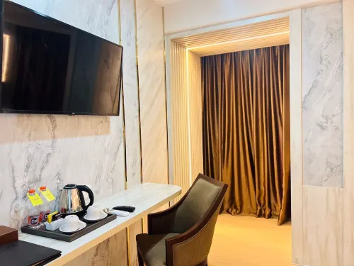 The Belagri Hotel & Convention Kamar Photos