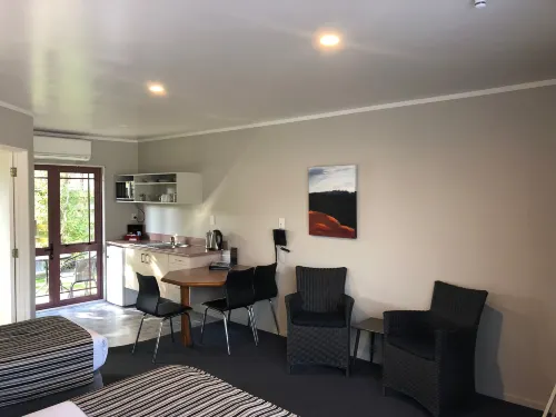Quality Inn Acapulco Taupo Rooms Photos