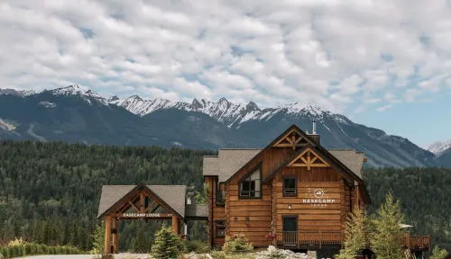 Basecamp Lodge Golden Featured Photos