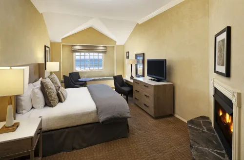 Pelican Inn & Suites Photos