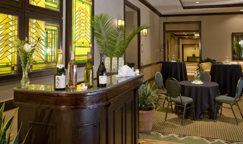 Embassy Suites by Hilton Chicago O'Hare Rosemont Business Facilities Photos