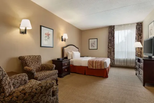 Ramada by Wyndham Fredericton Rooms Photos