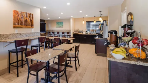 Best Western Plus Inn of Hayward Restauration Photos