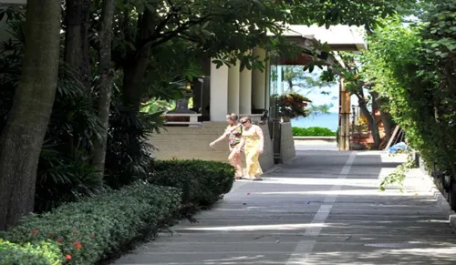 Karon Princess Hotel Рядом с отелем Photos
