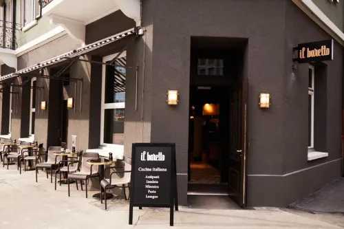 Boutique Hotel Josef Exterior Photos