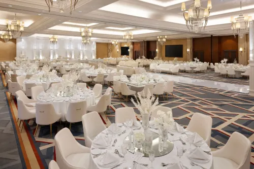 Sheraton Oman Hotel Restauration Photos