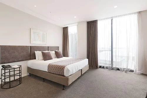 Ramada Suites by Wyndham, Victoria Street West Rooms Photos