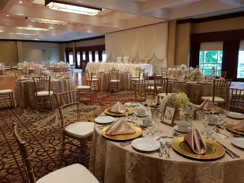 DoubleTree Fallsview Resort & Spa by Hilton - Niagara Falls Dining Photos