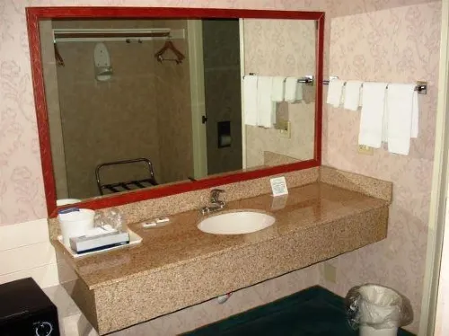 Motel 6 Oakdale, CA Photos