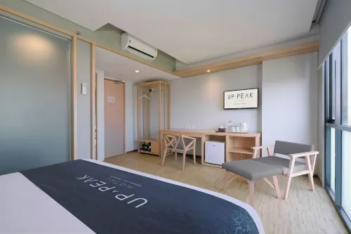 Up-Peak Hotel Simpang Lima Semarang Powered by Archipelago Kamar Photos