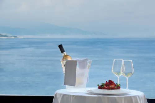 Columbus Hotel Monte-Carlo, Curio Collection by Hilton Dining Photos