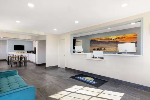 Days Inn by Wyndham Bakersfield Photos