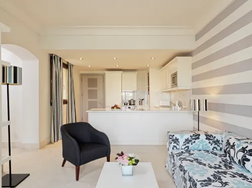 Fanar Hotel & Residences Huoneet Photos