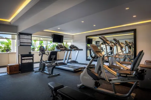 Beverly Hills Plaza Hotel & Spa Leisure & Recreation Photos
