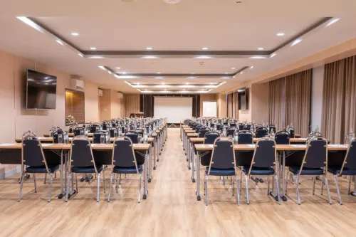 Recenta Suite Phuket Suanluang Business Photos