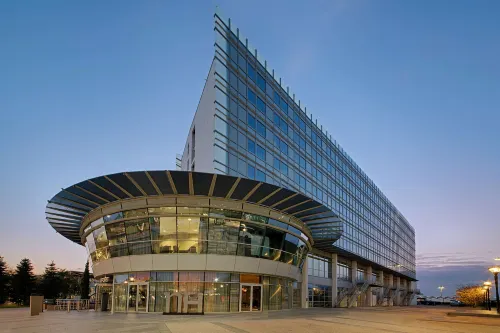 NH Lyon Airport Featured Photos