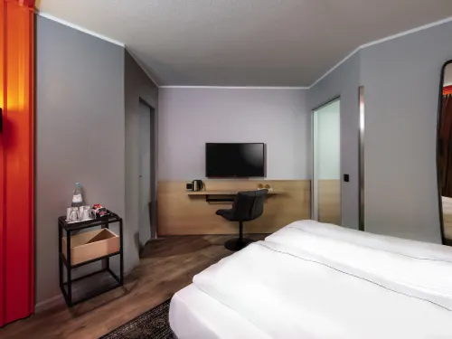Ibis Styles Berlin Treptow Rooms Photos