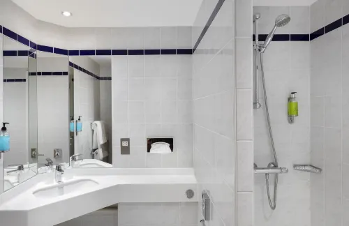 Holiday Inn Express Poole Chambres Photos