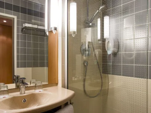 Ibis Budapest Heroes Square Номера Photos