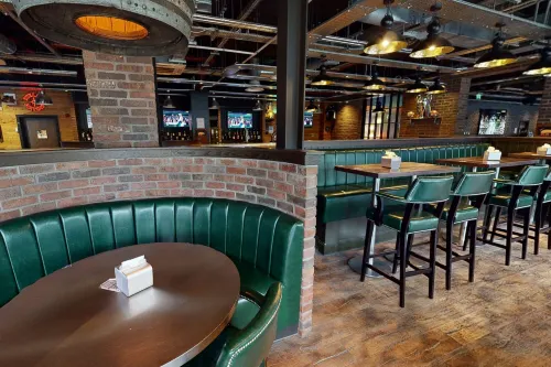 Village Hotel Glasgow Restauration Photos