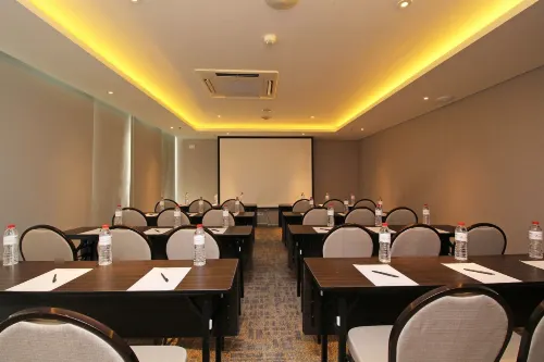 Swiss-Belhotel Pondok Indah Fasilitas Bisnis Photos